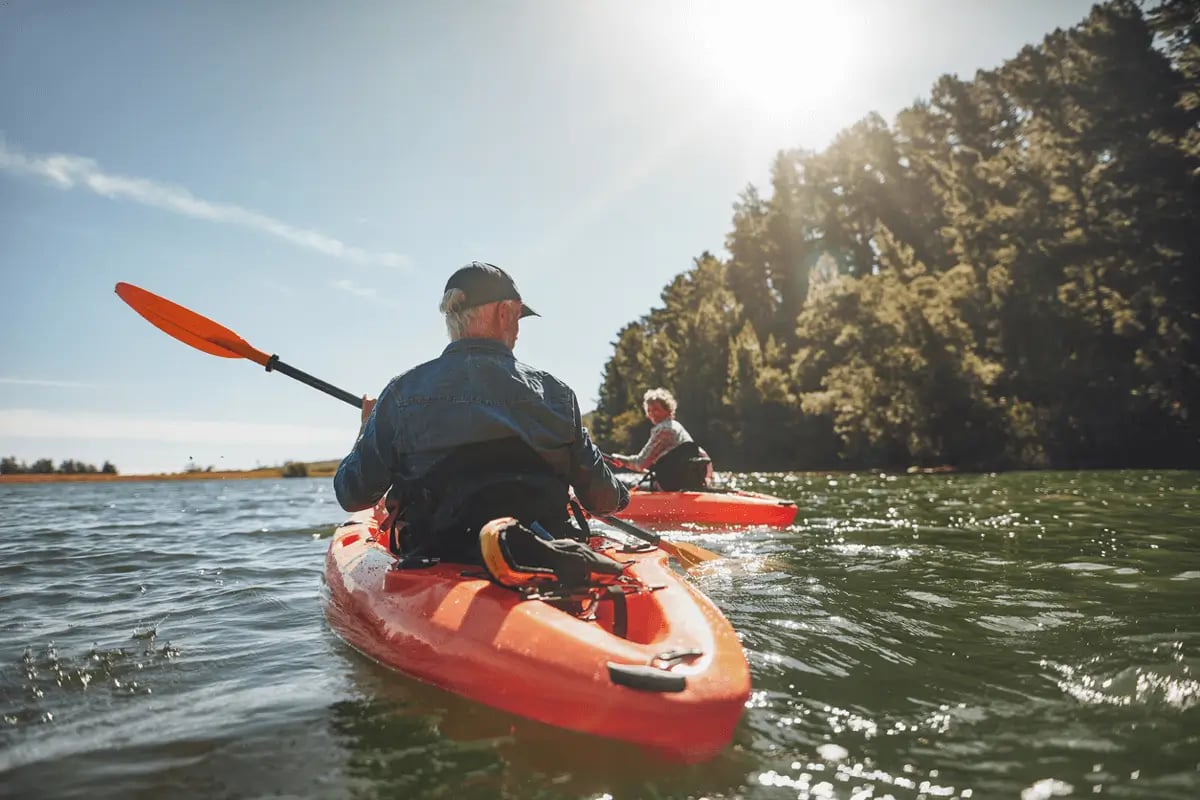 secondary_08_kayaking_couple_0821